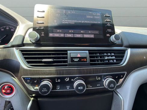 Used 2018 Honda Accord Touring image 16