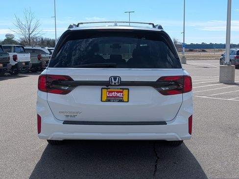 Used 2026 Honda Odyssey EX-L image 6
