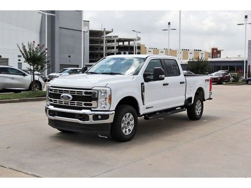Used 2024 Ford F250 XLT w/ FX4 Off-Road Package AWD/4WD image 2