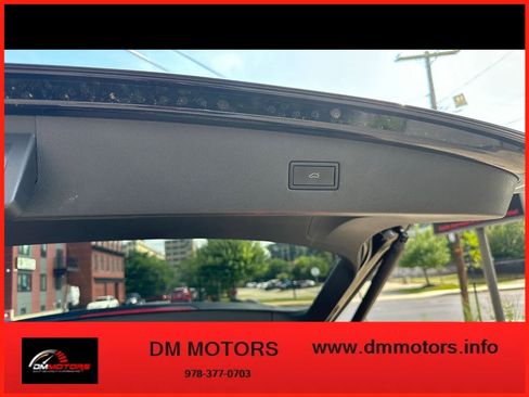 Used 2022 Volkswagen Tiguan SE w/ Panoramic Sunroof Package AWD/4WD image 19