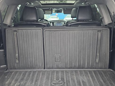Used 2015 Toyota Highlander Limited Platinum image 9