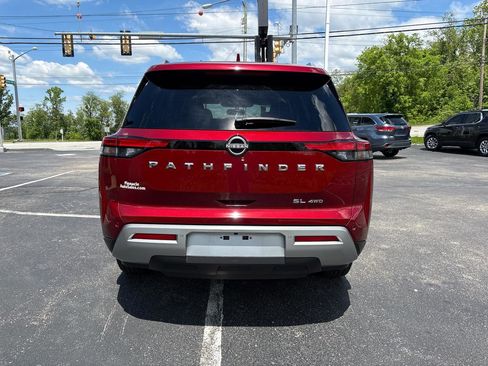 Used 2022 Nissan Pathfinder SL AWD/4WD image 6