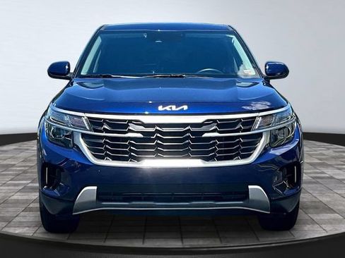 Certified 2026 Kia Seltos LX FWD image 2