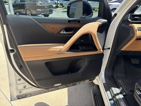 Used 2023 Lexus LX 600 4WD w/ Appearance Package image 14