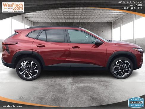 Used 2024 Chevrolet Trax RS image 4