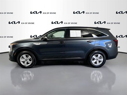 Certified 2024 Kia Sorento LX image 5