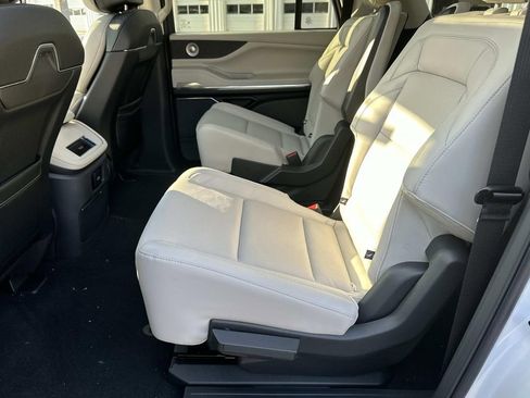 New 2026 Lincoln Navigator L Reserve image 24