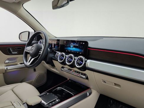 Used 2023 Mercedes-Benz GLB 250 image 25