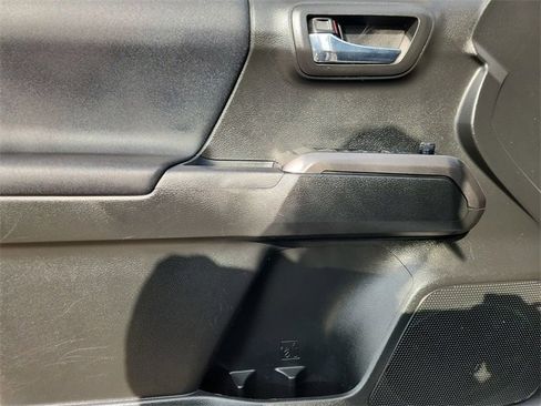 Used 2019 Toyota Tacoma TRD Off-Road image 20