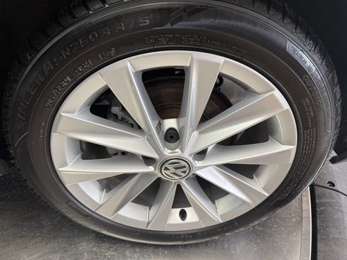 Used 2018 Volkswagen Golf Alltrack SE image 28