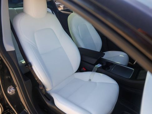 Used 2023 Tesla Model 3 Performance image 27