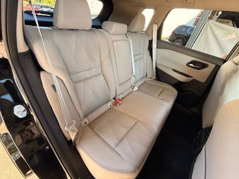 Used 2025 Nissan Rogue SV image 23