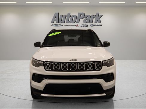 Used 2025 Jeep Compass Limited w/ Elite Group AWD/4WD image 3