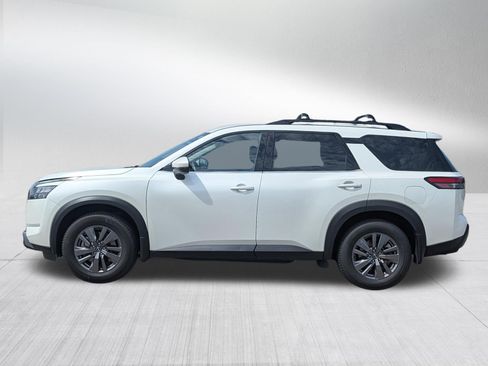 Used 2023 Nissan Pathfinder SV AWD/4WD image 4