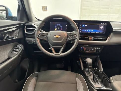 Used 2025 Chevrolet TrailBlazer LT AWD/4WD image 22
