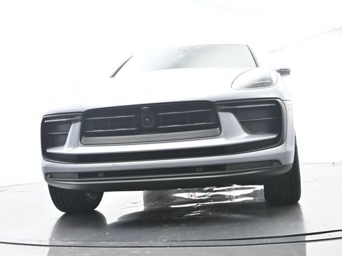 Certified 2025 Porsche Macan AWD/4WD image 56