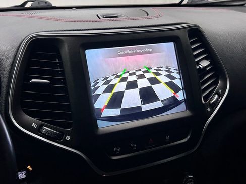 Certified 2021 Jeep Cherokee Trailhawk w/ Sun, Sound & Nav Group AWD/4WD image 21