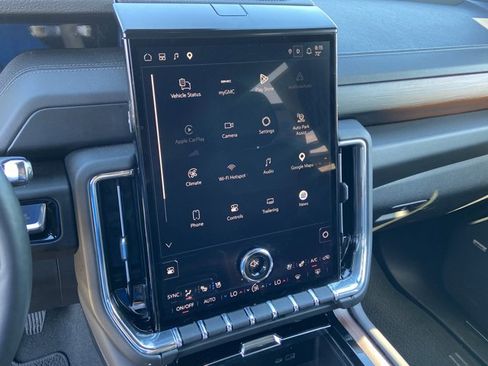 Used 2025 GMC Yukon XL Denali AWD/4WD image 37