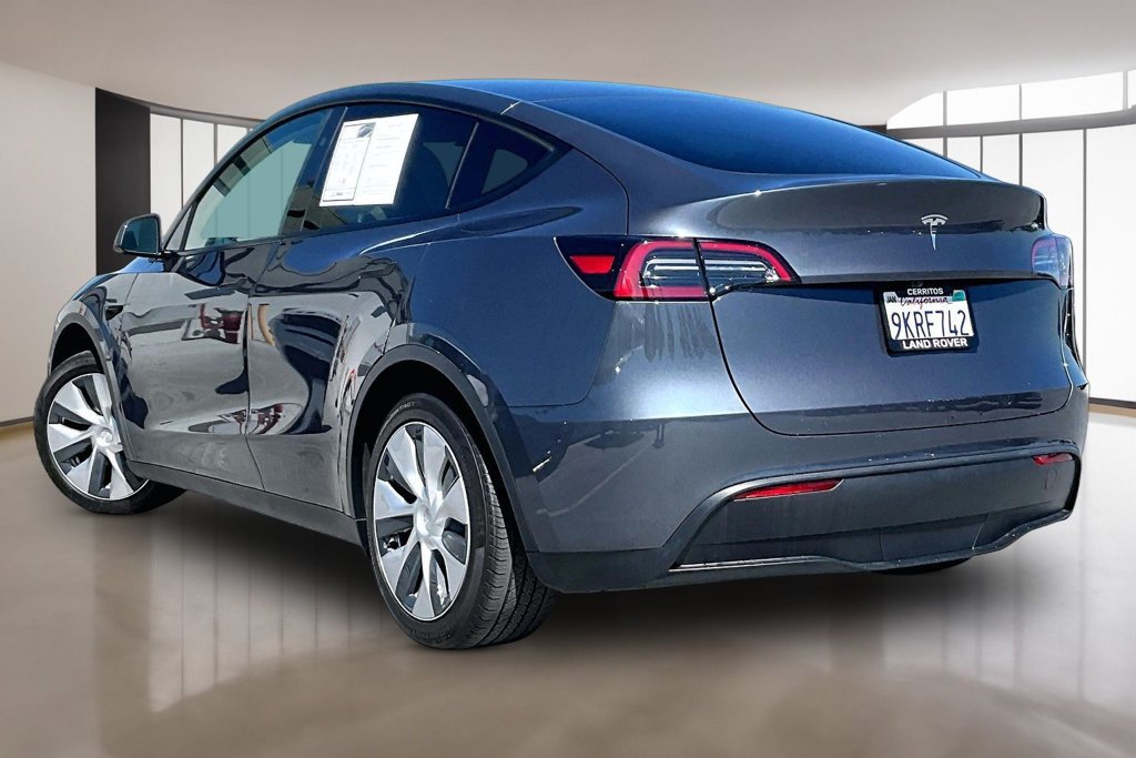 Used 2023 Tesla Model Y 2WD image 4