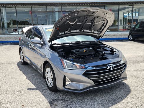 Used 2019 Hyundai Elantra SE image 19