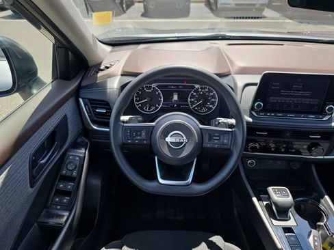 Used 2023 Nissan Rogue S FWD image 14