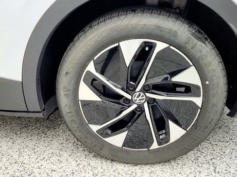 Used 2022 Volkswagen ID.4 Pro image 9