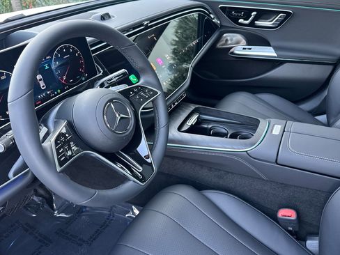 New 2026 Mercedes-Benz E 350 4MATIC Sedan image 10