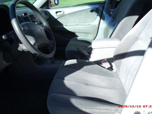 Used 2002 Toyota Corolla LE image 13