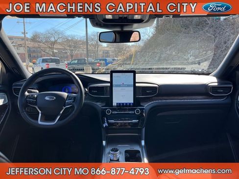 Certified 2022 Ford Explorer Platinum w/ Equipment Group 601A image 13