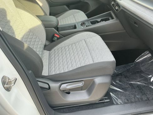 Certified 2025 Volkswagen Tiguan S image 32