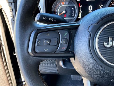 Certified 2024 Jeep Wrangler Willys image 27