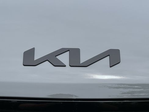 New 2026 Kia Carnival SX Prestige FWD image 12