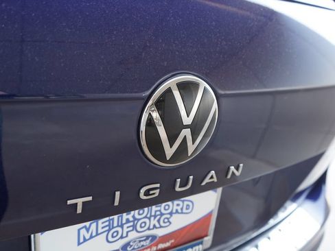 Used 2024 Volkswagen Tiguan SE AWD/4WD image 6