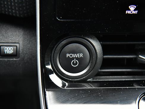 Used 2024 Subaru Solterra AWD/4WD image 28