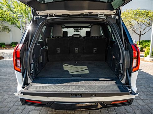 Used 2025 Ford Expedition Max Platinum w/ Stealth Appearance Package AWD/4WD image 52
