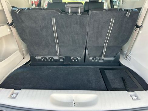Used 2022 Chrysler Pacifica Touring-L FWD image 36