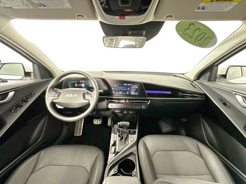 Used 2023 Kia Niro EX Touring FWD image 33