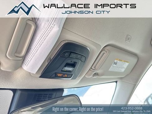 Used 2025 Toyota Corolla LE FWD image 15