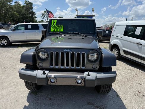 Used 2017 Jeep Wrangler Unlimited Sahara w/ Connectivity Group AWD/4WD image 2