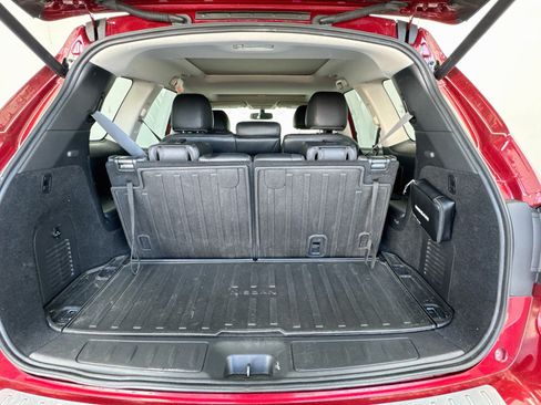 Used 2019 Nissan Pathfinder Platinum w/ Cargo Package FWD image 18