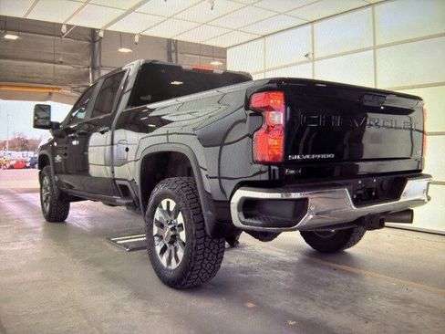 Used 2021 Chevrolet Silverado 2500 LT w/ Texas Edition image 6