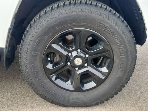 Used 2021 Toyota 4Runner SR5 image 15