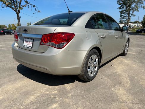 Used 2013 Chevrolet Cruze LS image 5