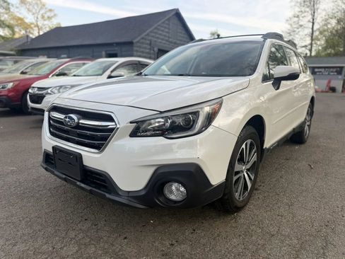 Used 2019 Subaru Outback 2.5i Limited image 1
