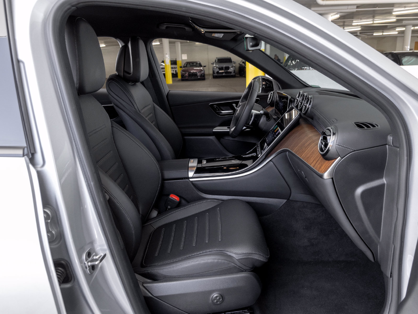Certified 2026 Mercedes-Benz GLC 300 image 29