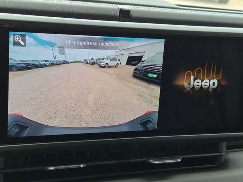 Used 2024 Jeep Gladiator Mojave w/ Safety Group AWD/4WD image 24