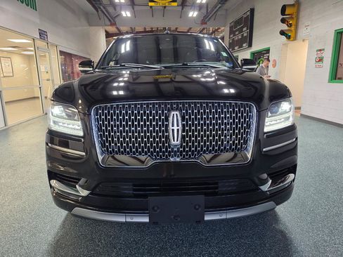 Used 2021 Lincoln Navigator Reserve w/ Luxury Package AWD/4WD image 3
