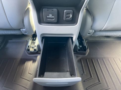 Used 2019 GMC Acadia SLT image 44