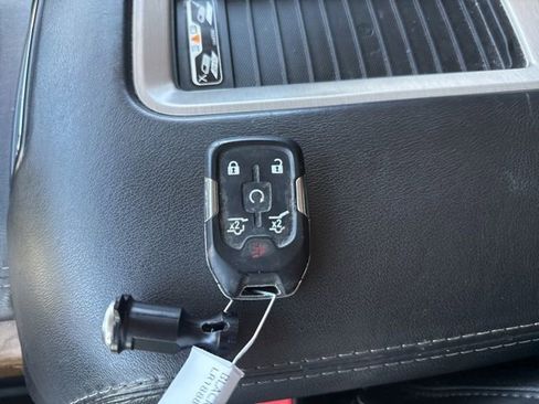 Used 2020 GMC Yukon XL Denali AWD/4WD image 24