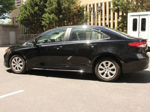 Used 2024 Toyota Corolla LE FWD image 9